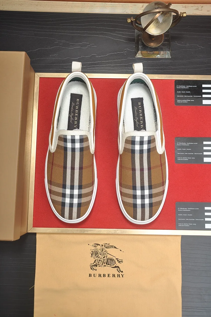 Men's shoes 💰400💶【Burberry】Classic low-top sneakers｜Imported cowhide with classic plaid fabric｜Sheepskin lining｜Original outsole｜Fine workmanship and comfortable to wear Size: 38-44 (customized at 45)